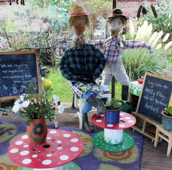 Have you said hello to our resident scarecrows Hetty O&#039;Hay and her husband Herbert!